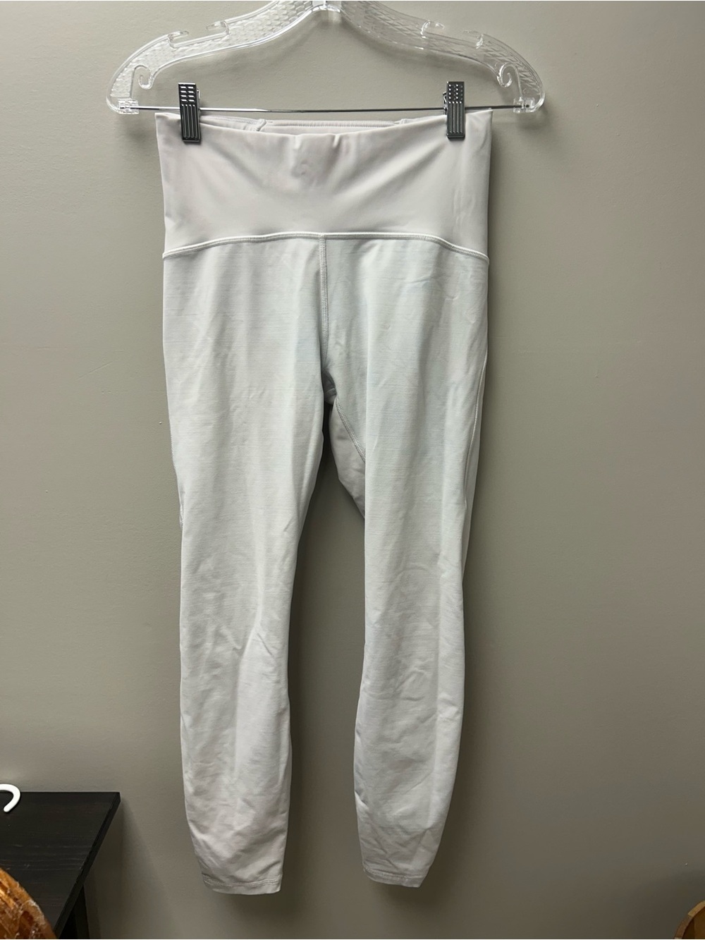 Lululemon Women’s White Double Lined w/ mesh Leggings